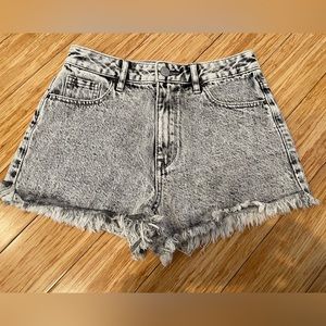 PAC SUN HIGH RISE FESTIVAL SHORT SIZE 25 distressed black/gray